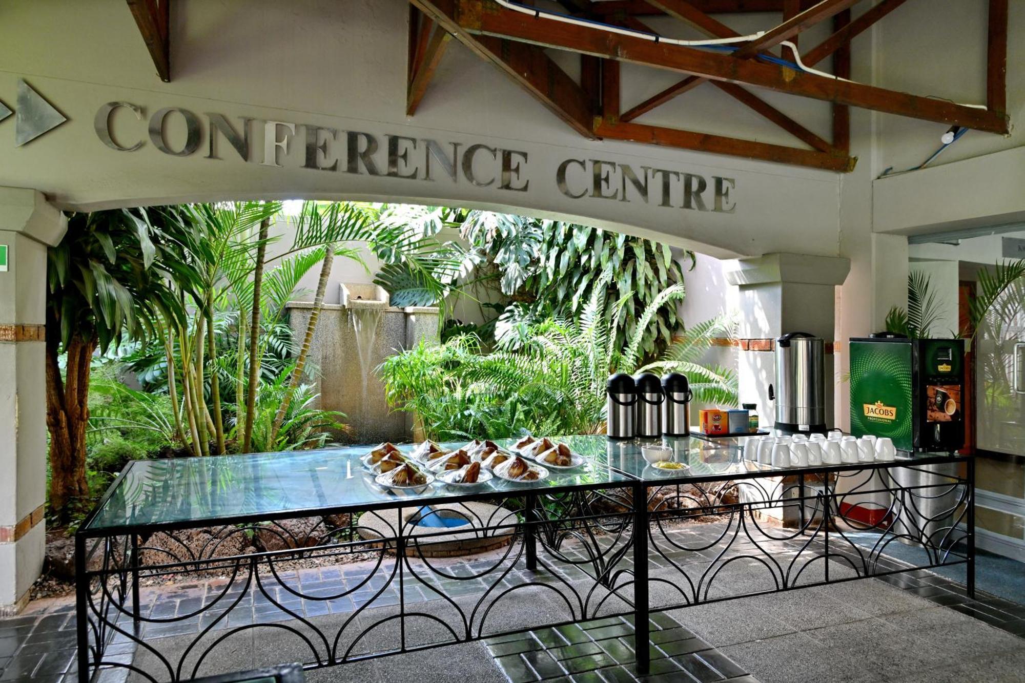 Holiday Inn - Bulawayo By Ihg Buitenkant foto