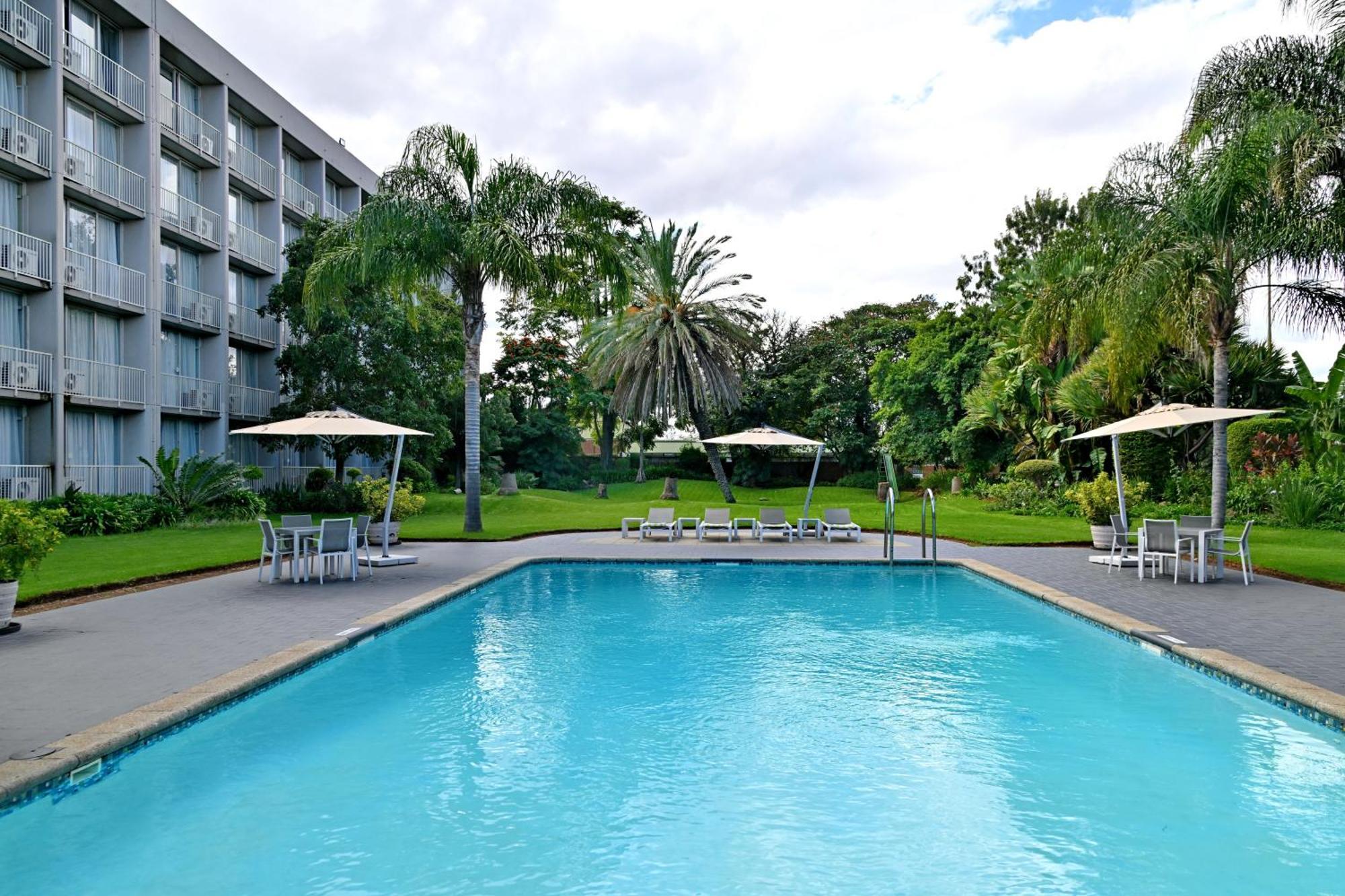 Holiday Inn - Bulawayo By Ihg Buitenkant foto