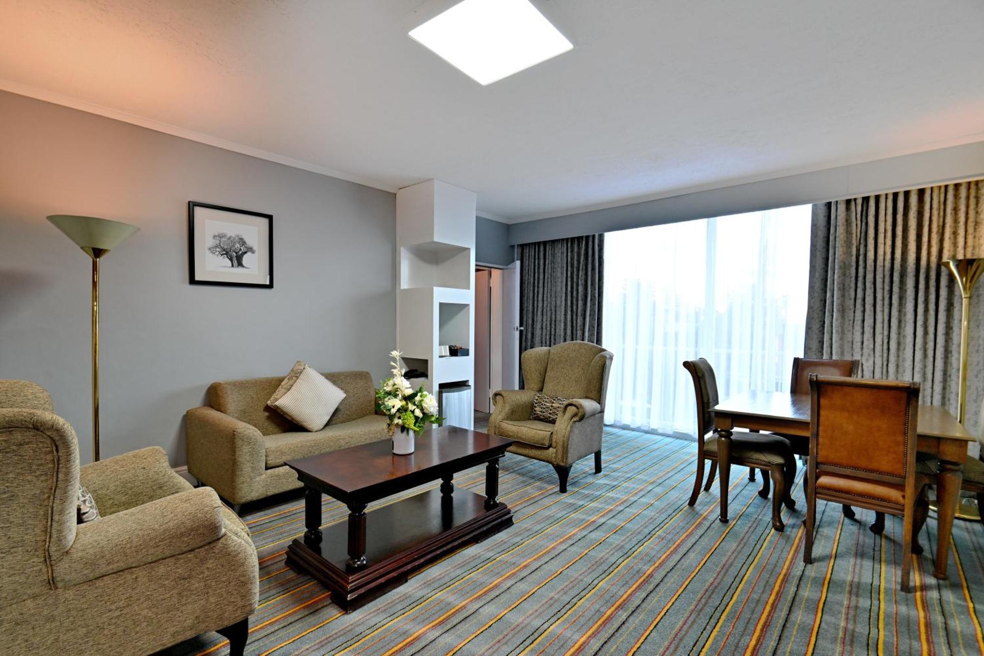 Holiday Inn - Bulawayo By Ihg Buitenkant foto