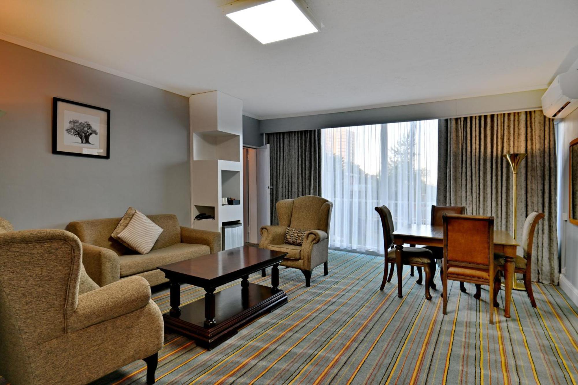 Holiday Inn - Bulawayo By Ihg Buitenkant foto