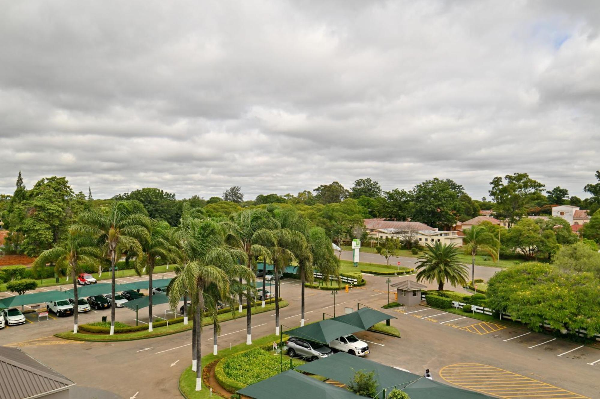 Holiday Inn - Bulawayo By Ihg Buitenkant foto