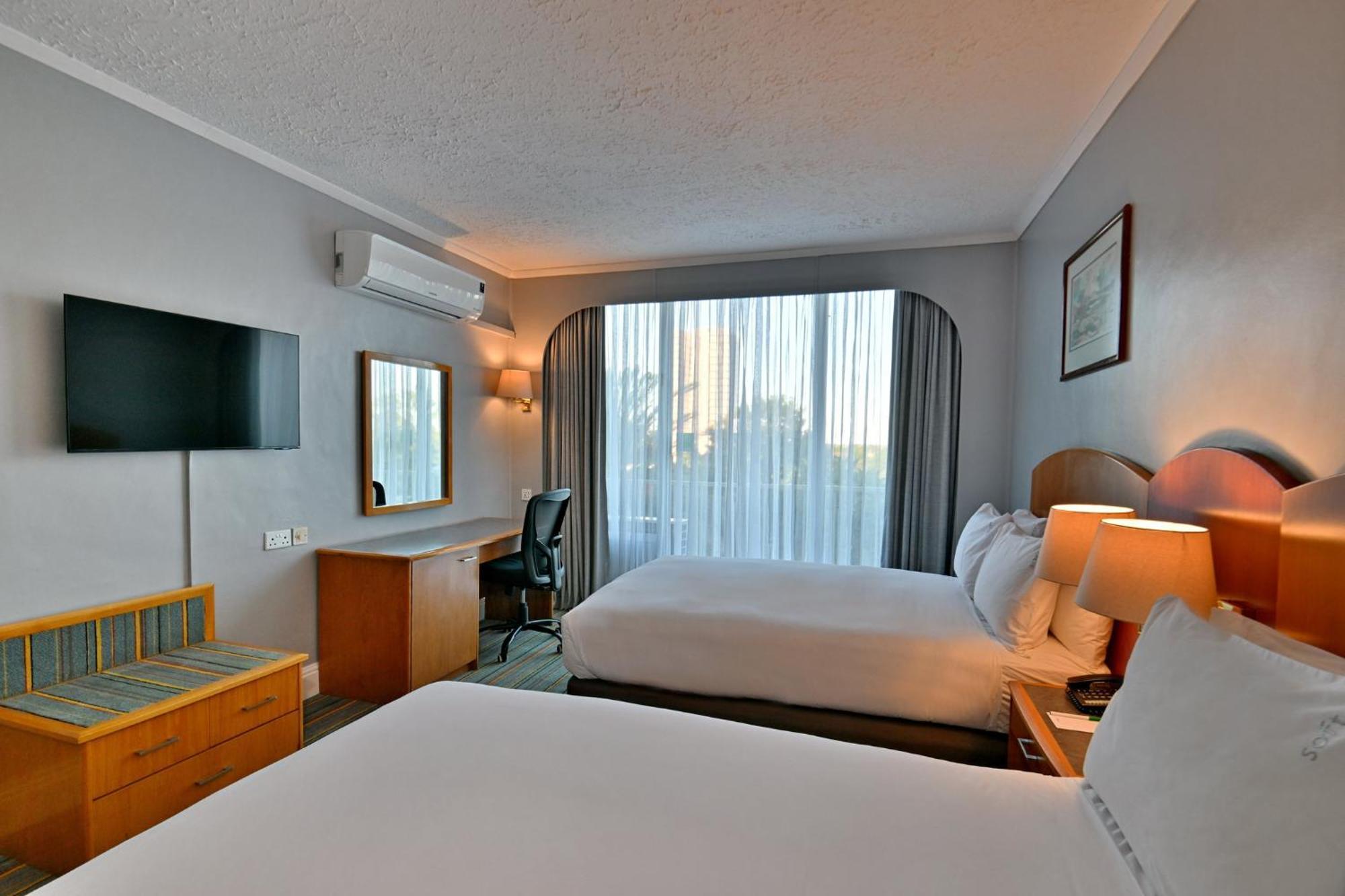 Holiday Inn - Bulawayo By Ihg Buitenkant foto