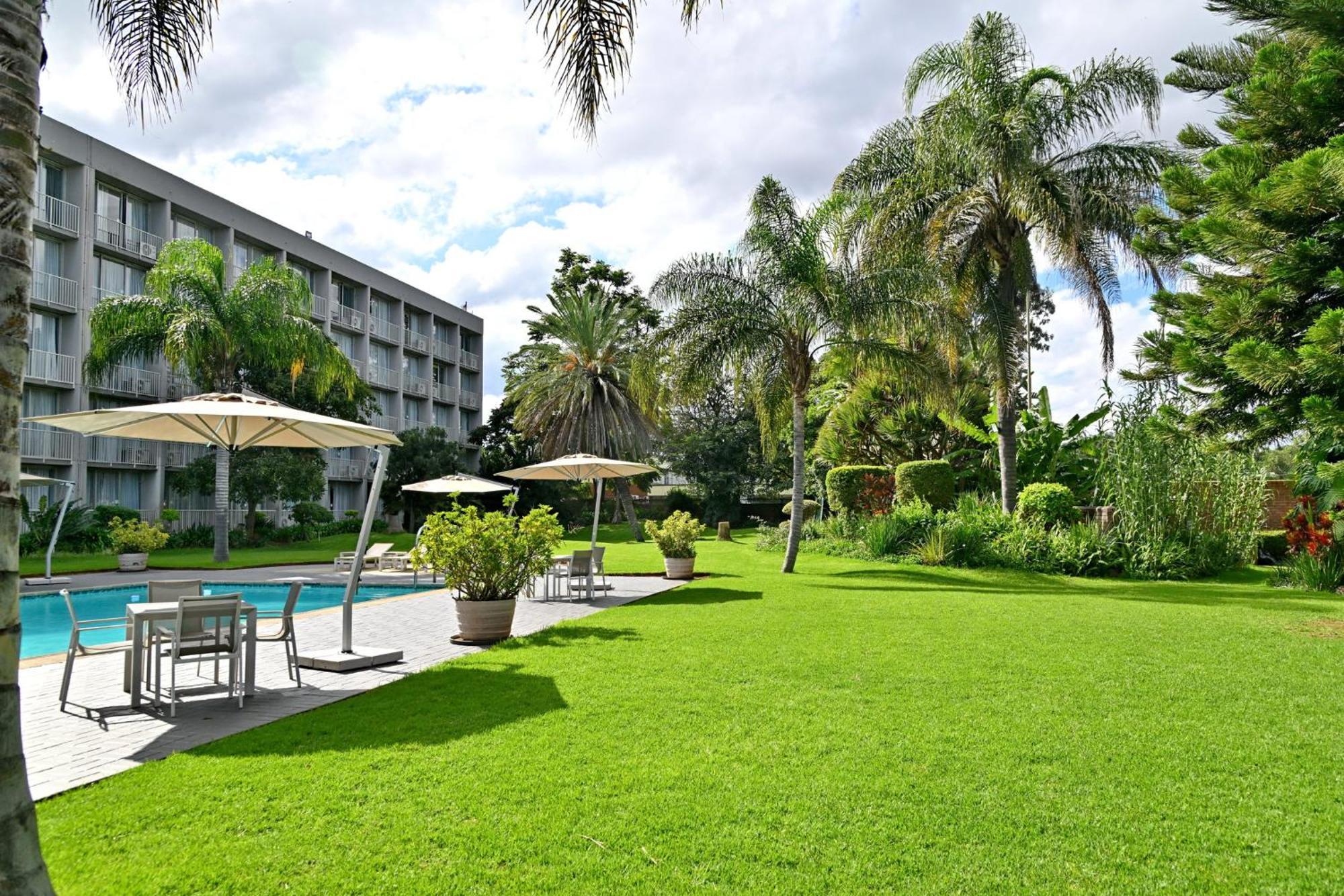 Holiday Inn - Bulawayo By Ihg Buitenkant foto